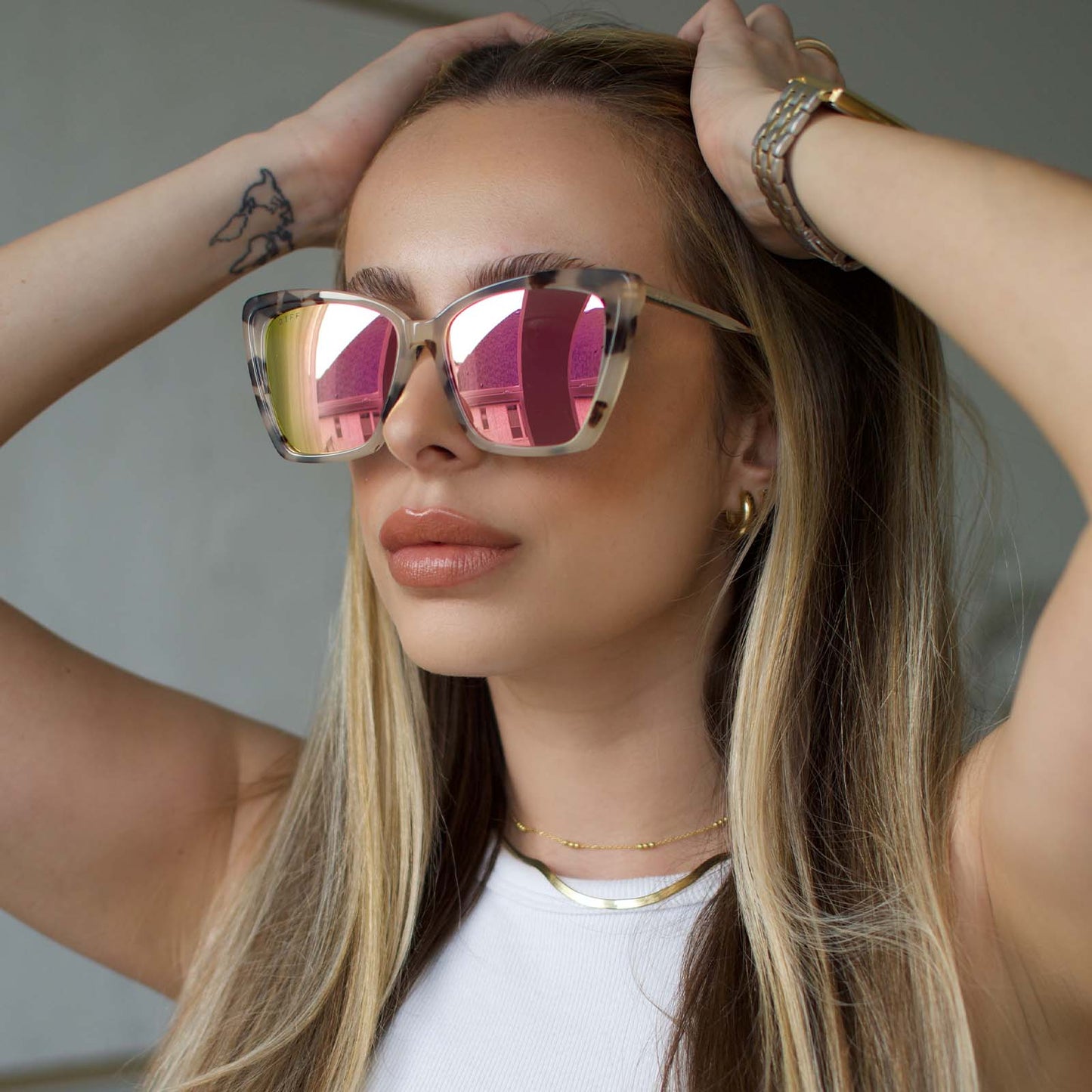 Óculos de Sol Becky II - Tartaruga Creme + Espelhado Rosa